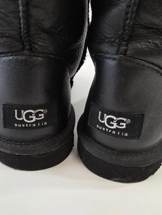 UGG Australia Triana Seaweed Boots Womens Size 6 Black Leather Shearling - Picture 6 of 11